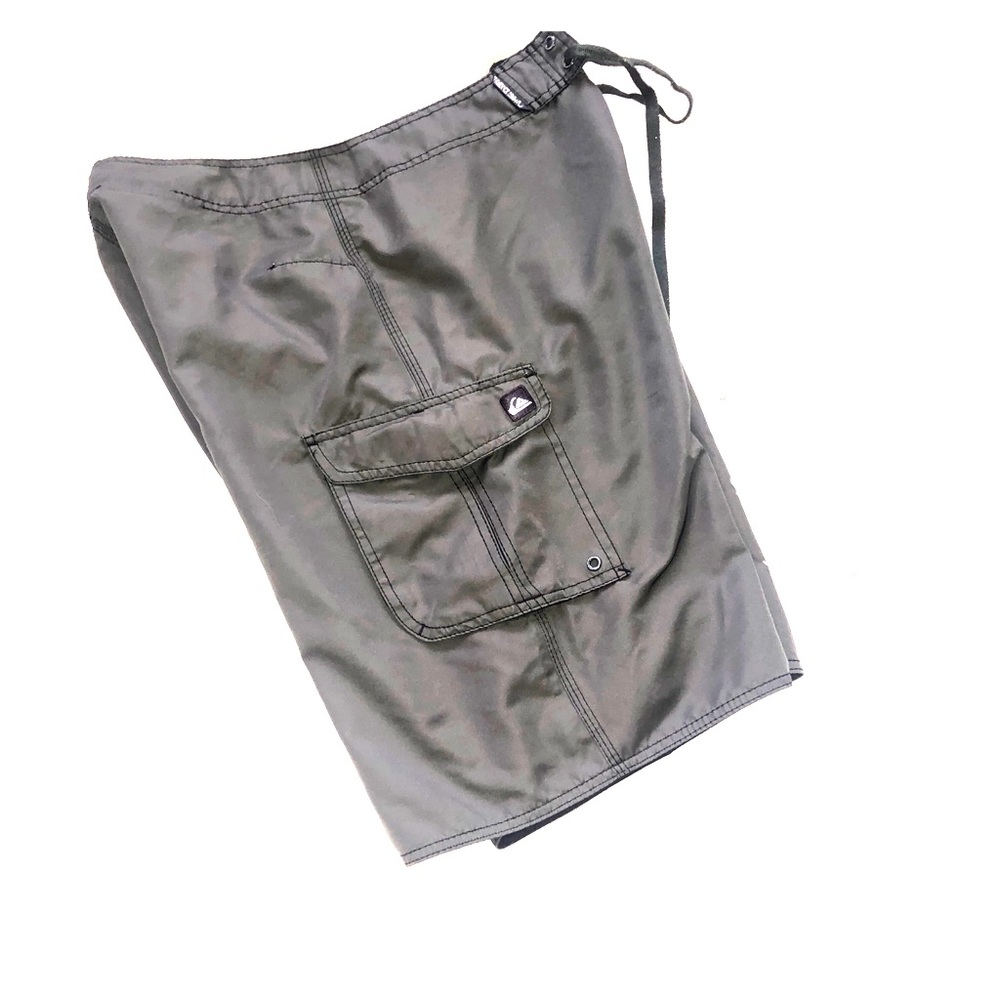 Men’s quiksilver board shorts